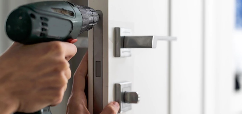 Locksmith For Lock Replacement Near Me in Riverview, FL