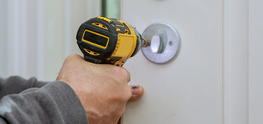 Street Locksmith For Smart Lock Repair in Riverview, FL