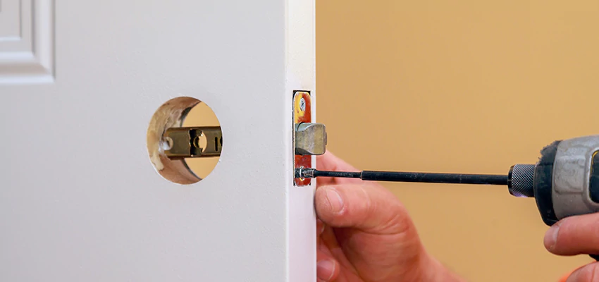 Stuck Door Knobs Repair in Riverview, FL